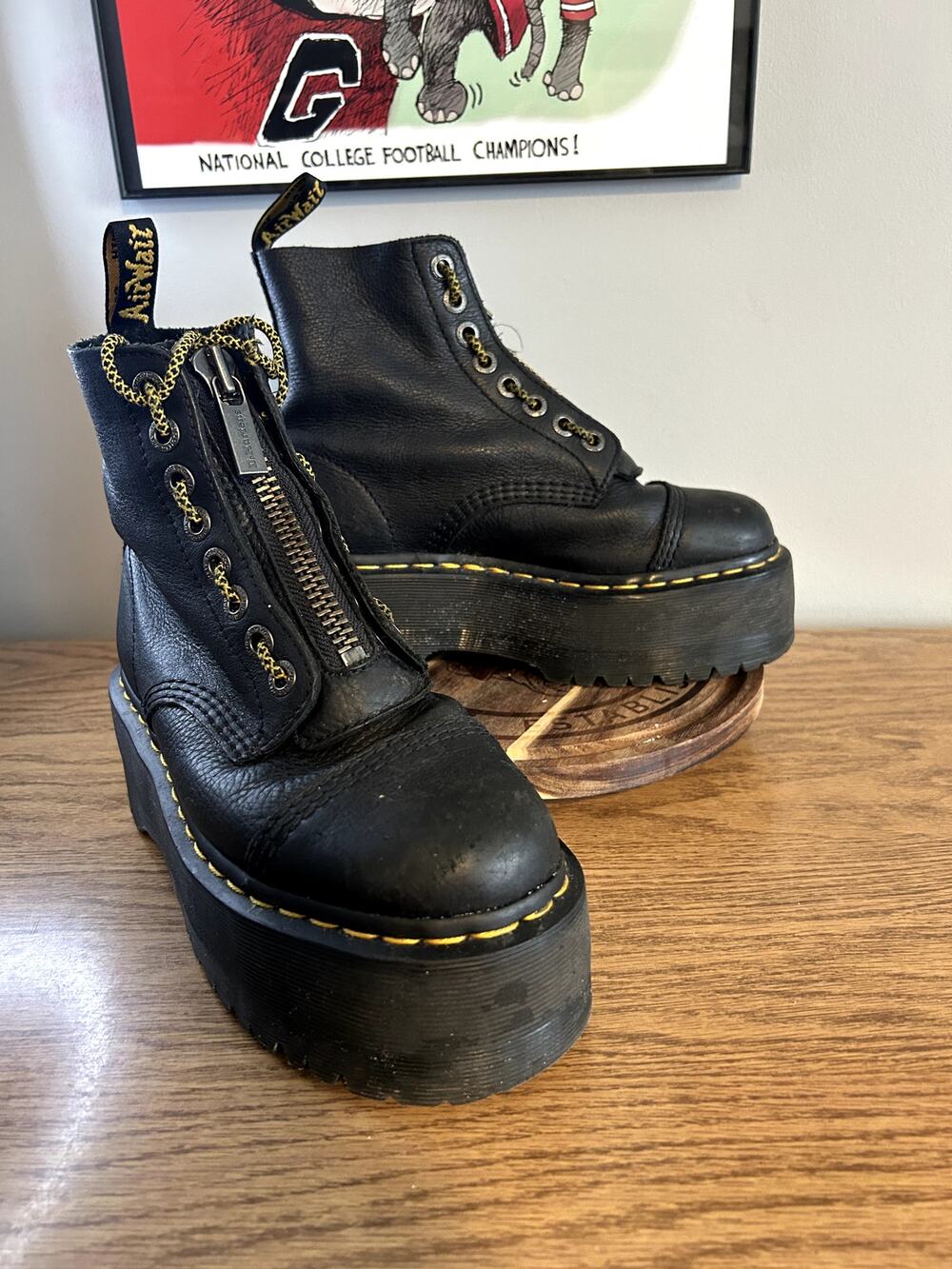 Dr Martens Black Sinclair Max Platform size 7/EU 38